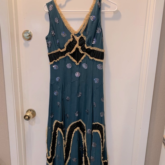Philosophy di Alberta Ferretti Dresses & Skirts - PHILOSOPHY DI ALBERTA FERRETTI SILK MIDI DRESS. BEAUTIFUL LIKE NEW SIZE 2